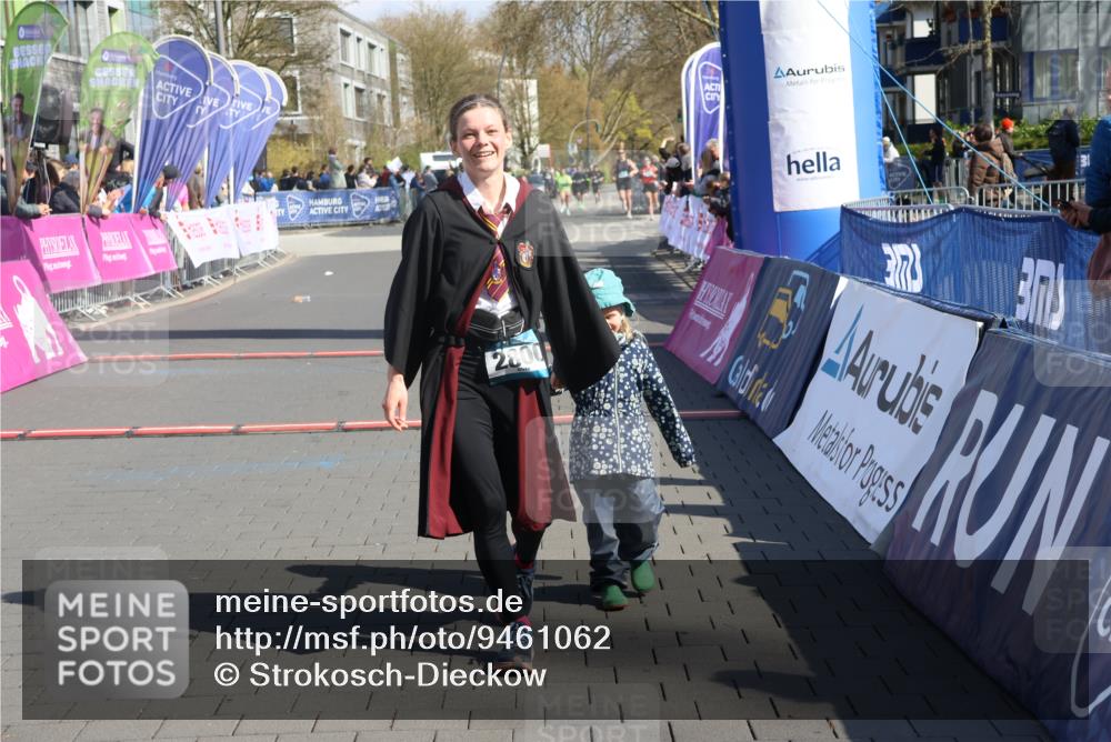 12.04.2026 - 45. Internationalen Wilhelmsburger Insellauf Strokosch-Dieckow http://msf.ph/oto/9461062 12.04.2026 11:08:48 Ziel 2686 meine-sportfotos.de