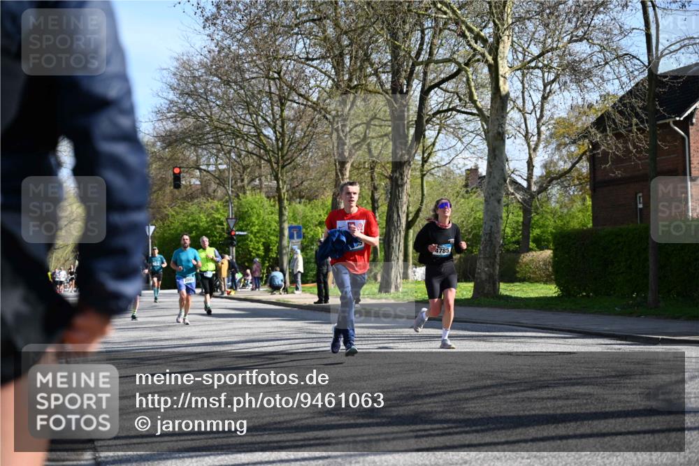 12.04.2026 - 45. Internationalen Wilhelmsburger Insellauf J. Mangold http://msf.ph/oto/9461063 12.04.2026 10:44:58 Ziel 3173, 2190, 4914, 5341, 5435, 5563, 2075, 2810, 3408, 4739, 3416, 2899, 4785, 3566, 5037, 5046, 3747, 3054, 2376, 2300, 3334, 4958, 3500, 4928, 4333, 2301, 2995, 2134, 3369, 4635, 3772, 3337, 3680 meine-sportfotos.de