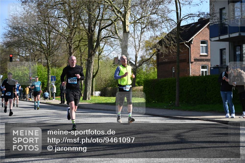 12.04.2026 - 45. Internationalen Wilhelmsburger Insellauf J. Mangold http://msf.ph/oto/9461097 12.04.2026 10:45:05 Ziel 5563, 2075, 2810, 3408, 4739, 3416, 2899, 4785, 3566, 5037, 5046, 3747, 3054, 2376, 2300, 3334, 4958, 3500, 4928, 4333, 2301, 2995, 2134, 3369, 4635, 3772, 3772, 3337, 3680, 5325, 3653, 4139, 4531, 5694, 2216, 3430 meine-sportfotos.de