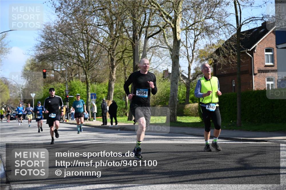 12.04.2026 - 45. Internationalen Wilhelmsburger Insellauf J. Mangold http://msf.ph/oto/9461100 12.04.2026 10:45:05 Ziel 5563, 2075, 2810, 3408, 4739, 3416, 2899, 4785, 3566, 5037, 5046, 3747, 3054, 2376, 2300, 3334, 4958, 3500, 4928, 4333, 2301, 2995, 2134, 3369, 4635, 3772, 3772, 3337, 3680, 5325, 3653, 4139, 4531, 5694, 2216, 3430 meine-sportfotos.de