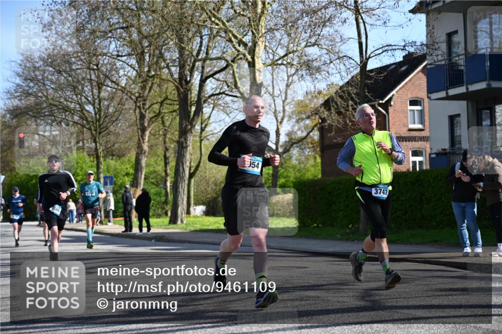 12.04.2026 - 45. Internationalen Wilhelmsburger Insellauf J. Mangold http://msf.ph/oto/9461109 12.04.2026 10:45:06 Ziel 2810, 3408, 4739, 3416, 2899, 4785, 3566, 5037, 5046, 3747, 3054, 2376, 2300, 3334, 4958, 3500, 4928, 4333, 2301, 2995, 2134, 3369, 4635, 3772, 3337, 3680, 5325, 3653, 4139, 4531, 5694, 2216, 3430, 5594, 4481 meine-sportfotos.de