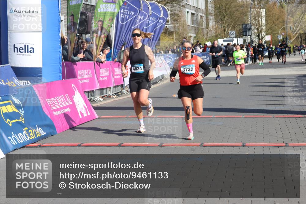 12.04.2026 - 45. Internationalen Wilhelmsburger Insellauf Strokosch-Dieckow http://msf.ph/oto/9461133 12.04.2026 11:08:57 Ziel 4624, 3732, 4232 meine-sportfotos.de