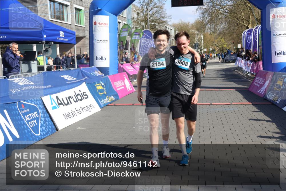 12.04.2026 - 45. Internationalen Wilhelmsburger Insellauf Strokosch-Dieckow http://msf.ph/oto/9461142 12.04.2026 10:50:58 Ziel 4903 meine-sportfotos.de