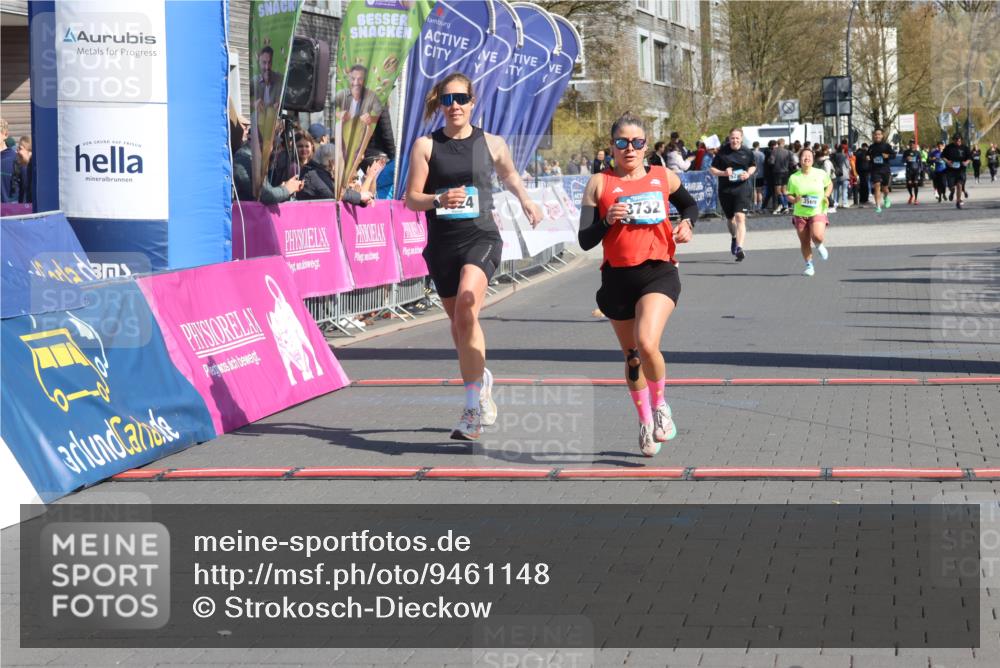 12.04.2026 - 45. Internationalen Wilhelmsburger Insellauf Strokosch-Dieckow http://msf.ph/oto/9461148 12.04.2026 11:08:57 Ziel 4624, 3732, 4232 meine-sportfotos.de