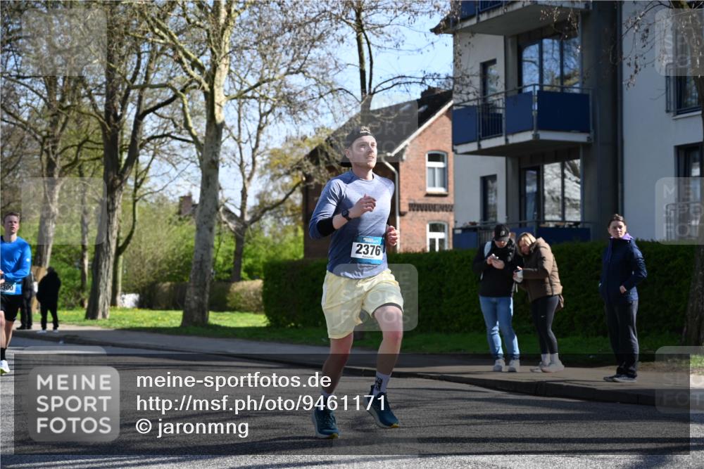 12.04.2026 - 45. Internationalen Wilhelmsburger Insellauf J. Mangold http://msf.ph/oto/9461171 12.04.2026 10:45:14 Ziel 2899, 4785, 3566, 5037, 5046, 3747, 3054, 2376, 2300, 3334, 4958, 3500, 4928, 4333, 2301, 2995, 2134, 3369, 3369, 4635, 3772, 3337, 3680, 5325, 3653, 4139, 4531, 5694, 2216, 3430, 5594, 4481, 4682, 5664 meine-sportfotos.de