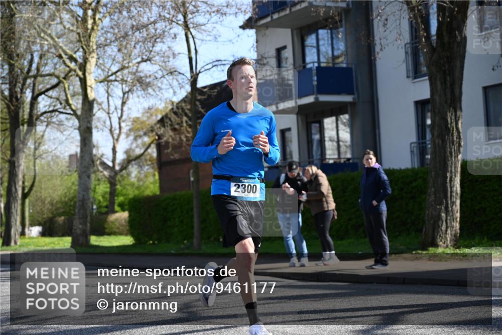 12.04.2026 - 45. Internationalen Wilhelmsburger Insellauf J. Mangold http://msf.ph/oto/9461177 12.04.2026 10:45:17 Ziel 3566, 5037, 5046, 3747, 3054, 2376, 2300, 3334, 4958, 3500, 4928, 4333, 2301, 2995, 2134, 3369, 4635, 3772, 3772, 3337, 3680, 5325, 3653, 4139, 4531, 5694, 2216, 3430, 5594, 4481, 4682, 5664, 3172, 2691 meine-sportfotos.de