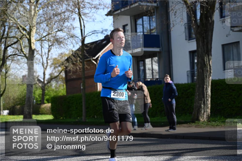 12.04.2026 - 45. Internationalen Wilhelmsburger Insellauf J. Mangold http://msf.ph/oto/9461179 12.04.2026 10:45:17 Ziel 3566, 5037, 5046, 3747, 3054, 2376, 2300, 3334, 4958, 3500, 4928, 4333, 2301, 2995, 2134, 3369, 4635, 3772, 3772, 3337, 3680, 5325, 3653, 4139, 4531, 5694, 2216, 3430, 5594, 4481, 4682, 5664, 3172, 2691 meine-sportfotos.de