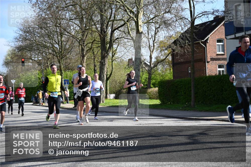 12.04.2026 - 45. Internationalen Wilhelmsburger Insellauf J. Mangold http://msf.ph/oto/9461187 12.04.2026 10:45:21 Ziel 5037, 5046, 3747, 3054, 2376, 2300, 3334, 4958, 3500, 4928, 4333, 2301, 2995, 2134, 3369, 4635, 3772, 3337, 3337, 3680, 5325, 3653, 4139, 4531, 5694, 2216, 3430, 5594, 4481, 4682, 5664, 3172, 2691, 3256, 3848, 3849, 5690 meine-sportfotos.de