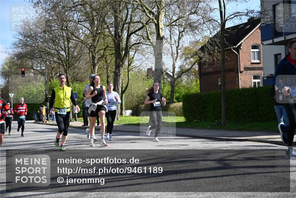 12.04.2026 - 45. Internationalen Wilhelmsburger Insellauf J. Mangold http://msf.ph/oto/9461189 12.04.2026 10:45:21 Ziel 5037, 5046, 3747, 3054, 2376, 2300, 3334, 4958, 3500, 4928, 4333, 2301, 2995, 2134, 3369, 4635, 3772, 3337, 3337, 3680, 5325, 3653, 4139, 4531, 5694, 2216, 3430, 5594, 4481, 4682, 5664, 3172, 2691, 3256, 3848, 3849, 5690 meine-sportfotos.de