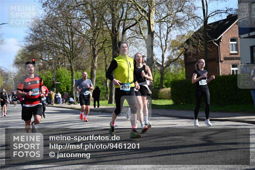 12.04.2026 - 45. Internationalen Wilhelmsburger Insellauf J. Mangold http://msf.ph/oto/9461201 12.04.2026 10:45:22 Ziel 3747, 3054, 2376, 2300, 3334, 4958, 3500, 4928, 4333, 2301, 2995, 2134, 3369, 4635, 3772, 3337, 3680, 3680, 5325, 3653, 4139, 4531, 5694, 2216, 3430, 5594, 4481, 4682, 5664, 3172, 2691, 3256, 3848, 3849, 5690, 4182 meine-sportfotos.de