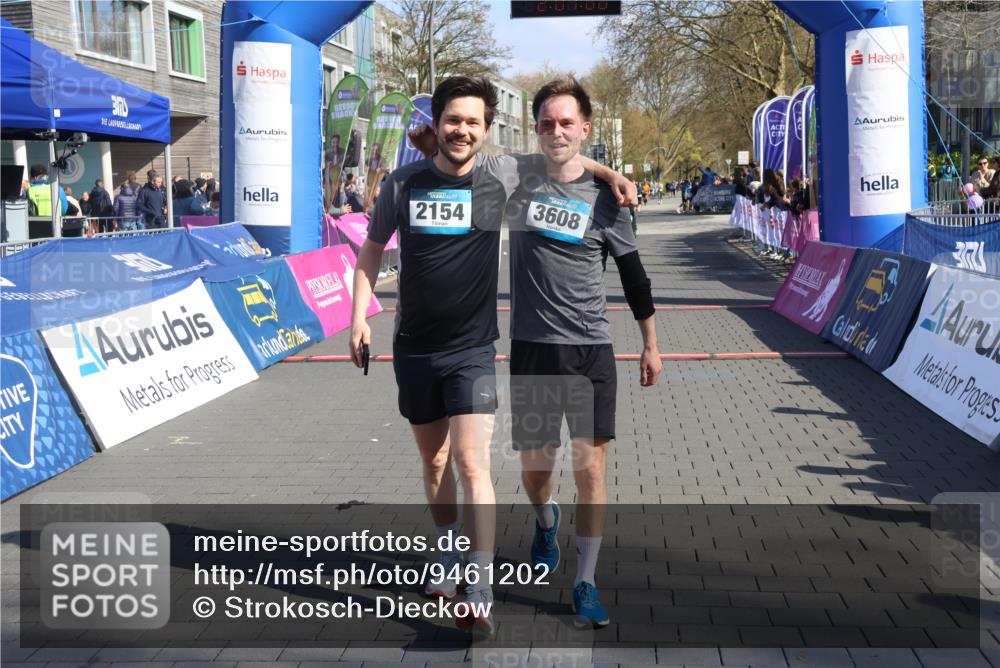12.04.2026 - 45. Internationalen Wilhelmsburger Insellauf Strokosch-Dieckow http://msf.ph/oto/9461202 12.04.2026 10:50:58 Ziel 4903 meine-sportfotos.de