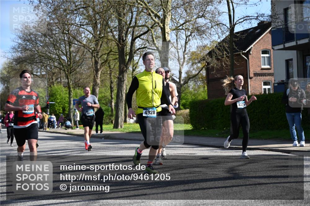 12.04.2026 - 45. Internationalen Wilhelmsburger Insellauf J. Mangold http://msf.ph/oto/9461205 12.04.2026 10:45:22 Ziel 3747, 3054, 2376, 2300, 3334, 4958, 3500, 4928, 4333, 2301, 2995, 2134, 3369, 4635, 3772, 3337, 3680, 3680, 5325, 3653, 4139, 4531, 5694, 2216, 3430, 5594, 4481, 4682, 5664, 3172, 2691, 3256, 3848, 3849, 5690, 4182 meine-sportfotos.de