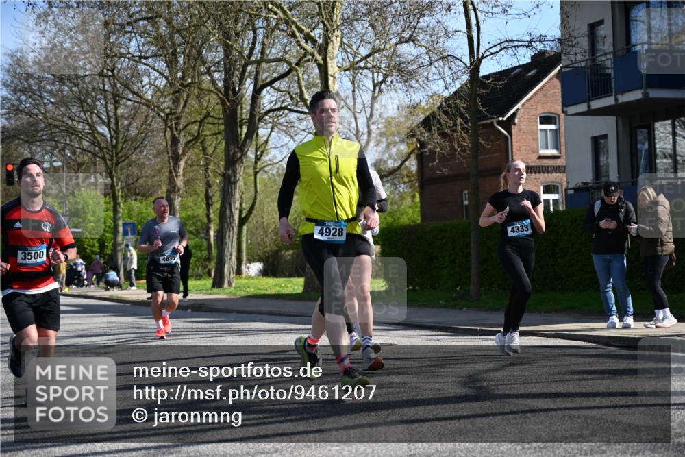 12.04.2026 - 45. Internationalen Wilhelmsburger Insellauf J. Mangold http://msf.ph/oto/9461207 12.04.2026 10:45:23 Ziel 3054, 2376, 2300, 3334, 4958, 3500, 4928, 4333, 2301, 2995, 2134, 3369, 4635, 3772, 3337, 3680, 5325, 3653, 4139, 4531, 5694, 2216, 3430, 5594, 4481, 4682, 5664, 3172, 2691, 3256, 3848, 3849, 5690, 4182 meine-sportfotos.de
