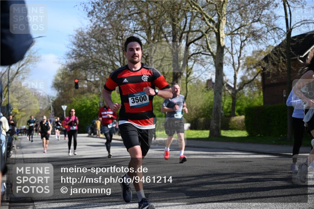 12.04.2026 - 45. Internationalen Wilhelmsburger Insellauf J. Mangold http://msf.ph/oto/9461214 12.04.2026 10:45:23 Ziel 3054, 2376, 2300, 3334, 4958, 3500, 4928, 4333, 2301, 2995, 2134, 3369, 4635, 3772, 3337, 3680, 5325, 3653, 4139, 4531, 5694, 2216, 3430, 5594, 4481, 4682, 5664, 3172, 2691, 3256, 3848, 3849, 5690, 4182 meine-sportfotos.de