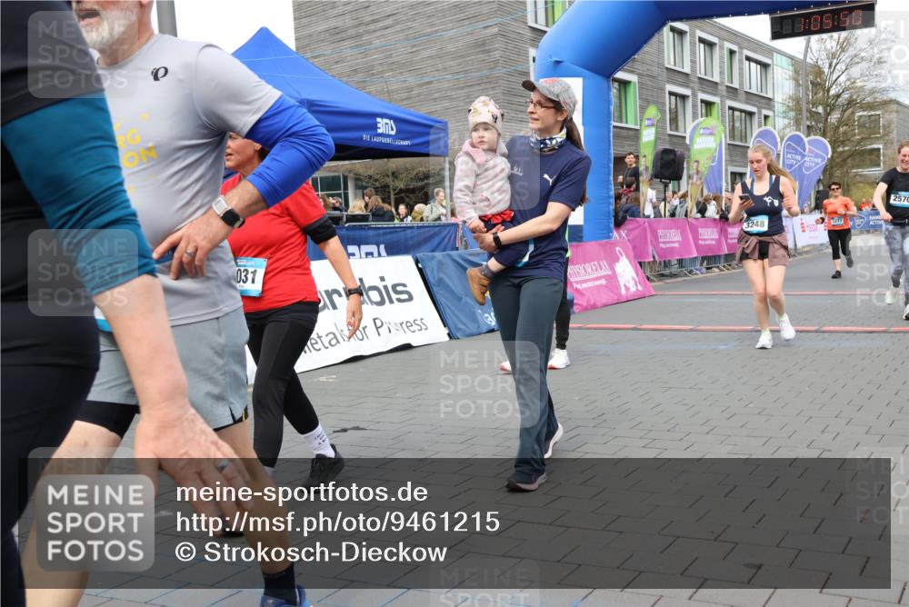 12.04.2026 - 45. Internationalen Wilhelmsburger Insellauf Strokosch-Dieckow http://msf.ph/oto/9461215 12.04.2026 13:18:50 Ziel 2961, 3248, 2570, 2573, 3277, 3828 meine-sportfotos.de