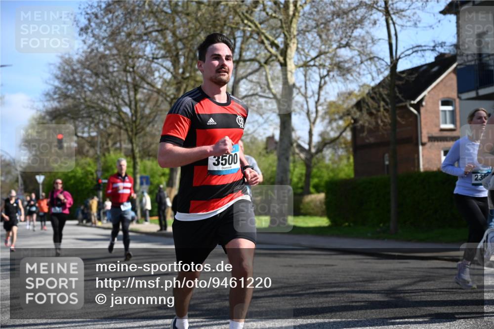12.04.2026 - 45. Internationalen Wilhelmsburger Insellauf J. Mangold http://msf.ph/oto/9461220 12.04.2026 10:45:24 Ziel 3054, 2376, 2300, 3334, 4958, 3500, 4928, 4333, 2301, 2995, 2134, 3369, 4635, 3772, 3337, 3680, 5325, 3653, 4139, 4531, 5694, 2216, 3430, 5594, 4481, 4682, 5664, 3172, 2691, 3256, 3848, 3849, 5690, 4182, 2460 meine-sportfotos.de
