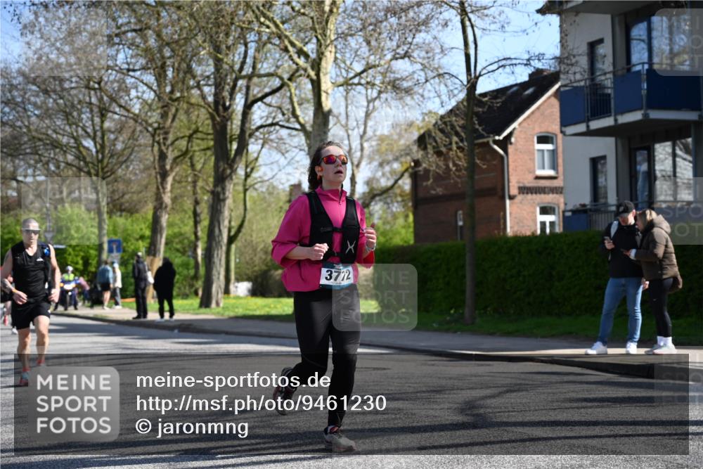 12.04.2026 - 45. Internationalen Wilhelmsburger Insellauf J. Mangold http://msf.ph/oto/9461230 12.04.2026 10:45:28 Ziel 2300, 3334, 4958, 3500, 4928, 4333, 2301, 2995, 2134, 3369, 4635, 3772, 3337, 3680, 5325, 3653, 4139, 4531, 5694, 2216, 3430, 2216, 3430, 5594, 4481, 4682, 5664, 3172, 2691, 3256, 3848, 3849, 5690, 4182, 2460, 2706, 4357, 3952 meine-sportfotos.de