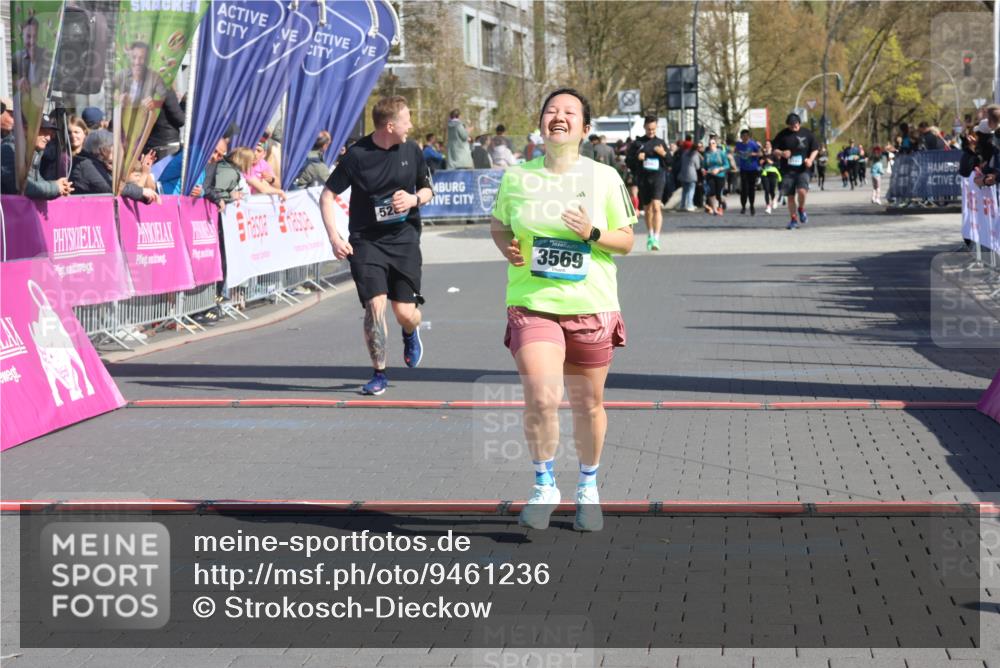 12.04.2026 - 45. Internationalen Wilhelmsburger Insellauf Strokosch-Dieckow http://msf.ph/oto/9461236 12.04.2026 11:09:03 Ziel 4232, 3569, 5285 meine-sportfotos.de