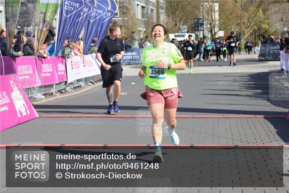 12.04.2026 - 45. Internationalen Wilhelmsburger Insellauf Strokosch-Dieckow http://msf.ph/oto/9461248 12.04.2026 11:09:03 Ziel 4232, 3569, 5285 meine-sportfotos.de