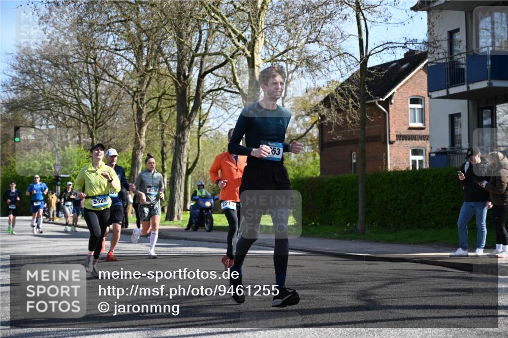 12.04.2026 - 45. Internationalen Wilhelmsburger Insellauf J. Mangold http://msf.ph/oto/9461255 12.04.2026 10:45:36 Ziel 4333, 2301, 2995, 2134, 3369, 4635, 3772, 3337, 3680, 5325, 3653, 4139, 4531, 5694, 2216, 3430, 5594, 4481, 4682, 5664, 3172, 2691, 3256, 3848, 3849, 5690, 4182, 2460, 2460, 2706, 4357, 3952, 4755 meine-sportfotos.de