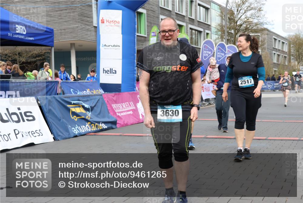 12.04.2026 - 45. Internationalen Wilhelmsburger Insellauf Strokosch-Dieckow http://msf.ph/oto/9461265 12.04.2026 13:18:44 Ziel 2516, 2517, 4031, 3694, 2018, 2961, 3248 meine-sportfotos.de
