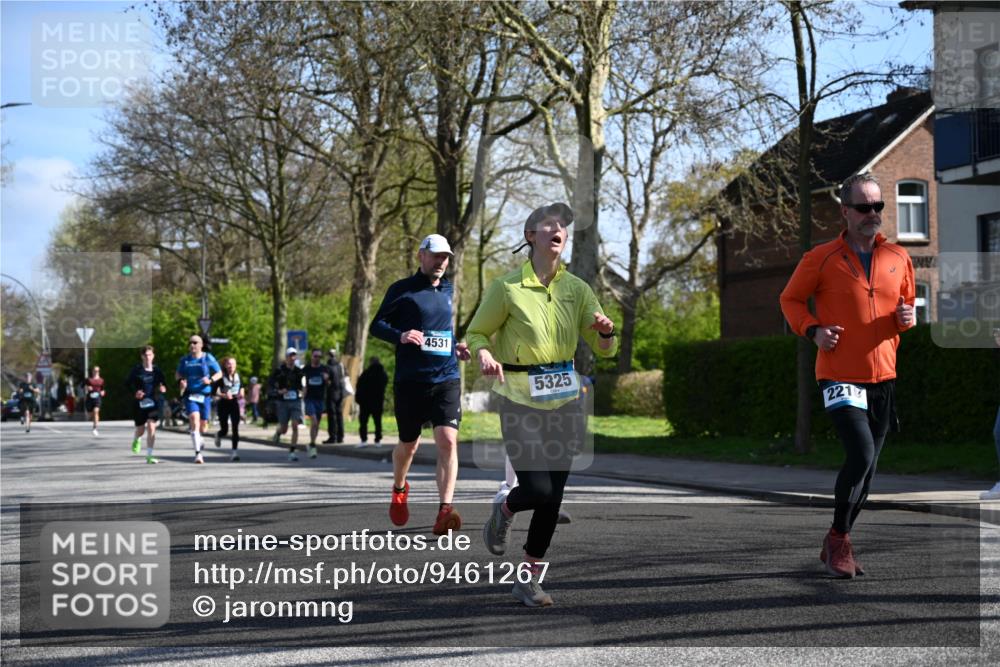 12.04.2026 - 45. Internationalen Wilhelmsburger Insellauf J. Mangold http://msf.ph/oto/9461267 12.04.2026 10:45:37 Ziel 2134, 3369, 4635, 3772, 3337, 3680, 5325, 3653, 4139, 4531, 5694, 2216, 3430, 5594, 4481, 4682, 5664, 3172, 2691, 3256, 3848, 3849, 5690, 4182, 2460, 2706, 2706, 4357, 3952, 4755, 3480 meine-sportfotos.de