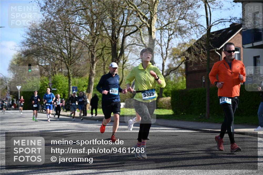 12.04.2026 - 45. Internationalen Wilhelmsburger Insellauf J. Mangold http://msf.ph/oto/9461268 12.04.2026 10:45:37 Ziel 2134, 3369, 4635, 3772, 3337, 3680, 5325, 3653, 4139, 4531, 5694, 2216, 3430, 5594, 4481, 4682, 5664, 3172, 2691, 3256, 3848, 3849, 5690, 4182, 2460, 2706, 2706, 4357, 3952, 4755, 3480 meine-sportfotos.de