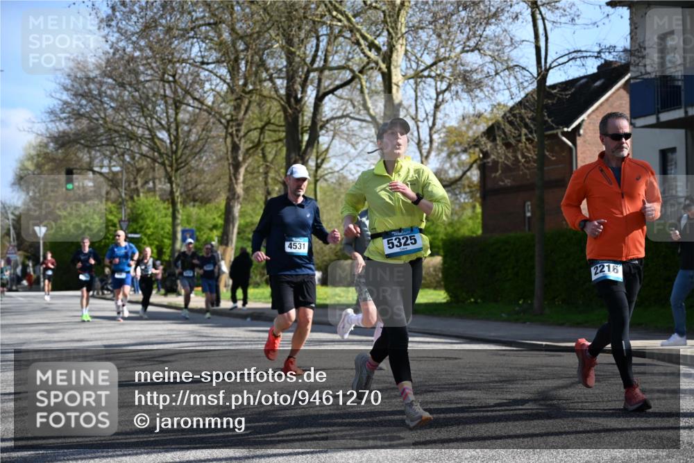 12.04.2026 - 45. Internationalen Wilhelmsburger Insellauf J. Mangold http://msf.ph/oto/9461270 12.04.2026 10:45:37 Ziel 2134, 3369, 4635, 3772, 3337, 3680, 5325, 3653, 4139, 4531, 5694, 2216, 3430, 5594, 4481, 4682, 5664, 3172, 2691, 3256, 3848, 3849, 5690, 4182, 2460, 2706, 2706, 4357, 3952, 4755, 3480 meine-sportfotos.de