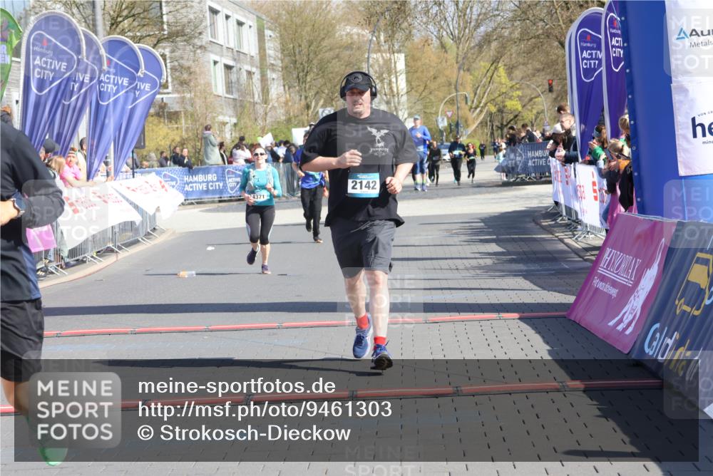12.04.2026 - 45. Internationalen Wilhelmsburger Insellauf Strokosch-Dieckow http://msf.ph/oto/9461303 12.04.2026 11:09:14 Ziel 0000, 2142, 4371 meine-sportfotos.de