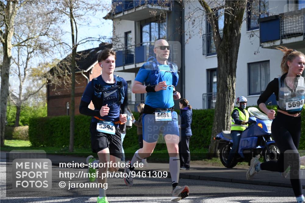 12.04.2026 - 45. Internationalen Wilhelmsburger Insellauf J. Mangold http://msf.ph/oto/9461309 12.04.2026 10:45:44 Ziel 3337, 3680, 5325, 3653, 4139, 4531, 5694, 2216, 3430, 5594, 4481, 4682, 5664, 3172, 2691, 3256, 3848, 3849, 3848, 3849, 5690, 4182, 2460, 2706, 4357, 3952, 4755, 3480, 5050, 5598 meine-sportfotos.de