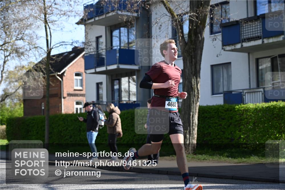 12.04.2026 - 45. Internationalen Wilhelmsburger Insellauf J. Mangold http://msf.ph/oto/9461325 12.04.2026 10:45:48 Ziel 5325, 3653, 4139, 4531, 5694, 2216, 3430, 5594, 4481, 4682, 5664, 3172, 2691, 3256, 3848, 3849, 5690, 4182, 2460, 2460, 2706, 4357, 3952, 4755, 4755, 3480, 5050, 5598, 3635, 4762, 5466, 2596, 3008 meine-sportfotos.de