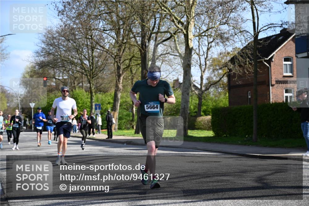 12.04.2026 - 45. Internationalen Wilhelmsburger Insellauf J. Mangold http://msf.ph/oto/9461327 12.04.2026 10:45:50 Ziel 5325, 3653, 4139, 4531, 5694, 2216, 3430, 5594, 4481, 4682, 5664, 3172, 2691, 3256, 3848, 3849, 5690, 4182, 2460, 2706, 4357, 3952, 4755, 3480, 5050, 5050, 5598, 3635, 4762, 5466, 2596, 3008, 4631 meine-sportfotos.de