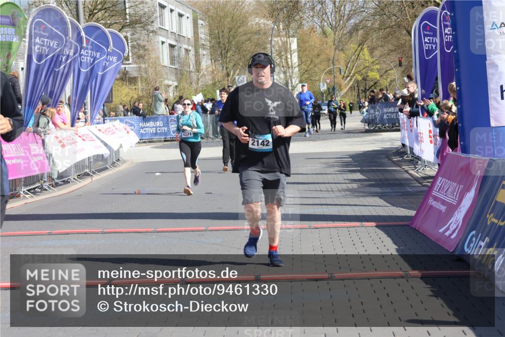12.04.2026 - 45. Internationalen Wilhelmsburger Insellauf Strokosch-Dieckow http://msf.ph/oto/9461330 12.04.2026 11:09:14 Ziel 0000, 2142, 4371 meine-sportfotos.de