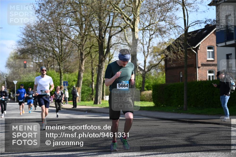 12.04.2026 - 45. Internationalen Wilhelmsburger Insellauf J. Mangold http://msf.ph/oto/9461331 12.04.2026 10:45:51 Ziel 4139, 4531, 5694, 2216, 3430, 5594, 4481, 4682, 5664, 3172, 2691, 3256, 3848, 3849, 5690, 4182, 2460, 2706, 4357, 3952, 4755, 3480, 5050, 5598, 5598, 3635, 4762, 5466, 2596, 3008, 4631 meine-sportfotos.de