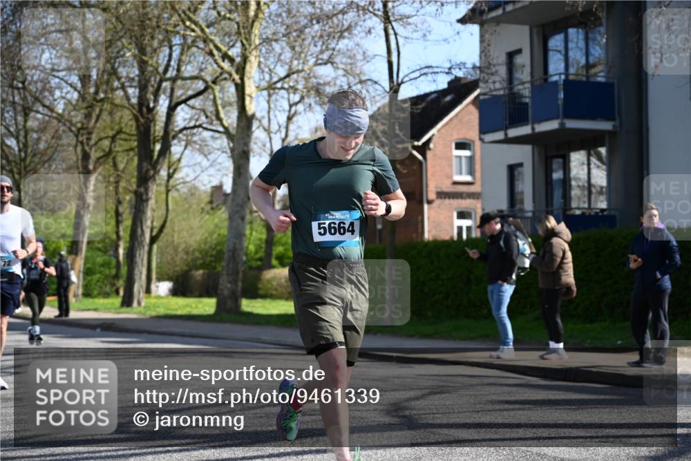 12.04.2026 - 45. Internationalen Wilhelmsburger Insellauf J. Mangold http://msf.ph/oto/9461339 12.04.2026 10:45:51 Ziel 4139, 4531, 5694, 2216, 3430, 5594, 4481, 4682, 5664, 3172, 2691, 3256, 3848, 3849, 5690, 4182, 2460, 2706, 4357, 3952, 4755, 3480, 5050, 5598, 5598, 3635, 4762, 5466, 2596, 3008, 4631 meine-sportfotos.de