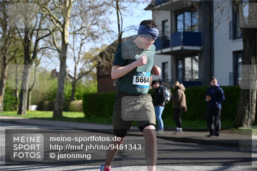 12.04.2026 - 45. Internationalen Wilhelmsburger Insellauf J. Mangold http://msf.ph/oto/9461343 12.04.2026 10:45:51 Ziel 4139, 4531, 5694, 2216, 3430, 5594, 4481, 4682, 5664, 3172, 2691, 3256, 3848, 3849, 5690, 4182, 2460, 2706, 4357, 3952, 4755, 3480, 5050, 5598, 5598, 3635, 4762, 5466, 2596, 3008, 4631 meine-sportfotos.de