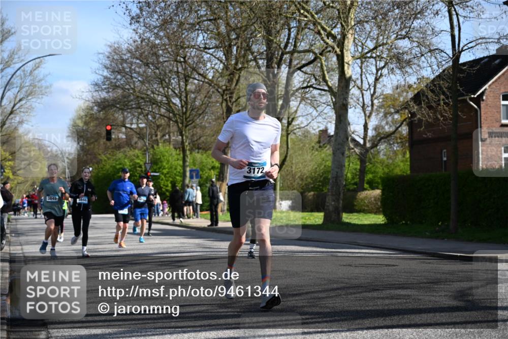 12.04.2026 - 45. Internationalen Wilhelmsburger Insellauf J. Mangold http://msf.ph/oto/9461344 12.04.2026 10:45:52 Ziel 4139, 4531, 5694, 2216, 3430, 5594, 4481, 4682, 5664, 3172, 2691, 3256, 3848, 3849, 5690, 4182, 2460, 2706, 4357, 3952, 4357, 3952, 4755, 3480, 5050, 5598, 3635, 4762, 5466, 2596, 3008, 4631 meine-sportfotos.de