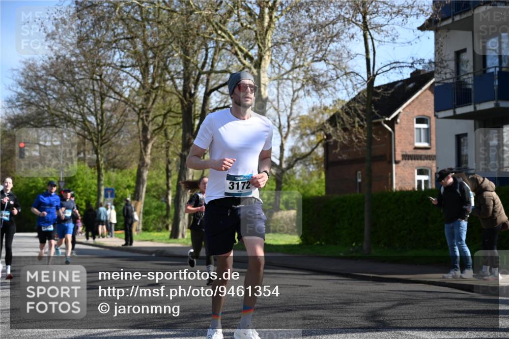 12.04.2026 - 45. Internationalen Wilhelmsburger Insellauf J. Mangold http://msf.ph/oto/9461354 12.04.2026 10:45:53 Ziel 2216, 3430, 5594, 4481, 4682, 5664, 3172, 2691, 3256, 3848, 3849, 5690, 4182, 2460, 2706, 4357, 3952, 4755, 3480, 5050, 5598, 3635, 4762, 5466, 2596, 3008, 4631, 2841 meine-sportfotos.de