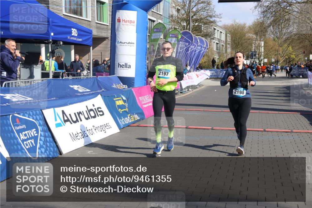 12.04.2026 - 45. Internationalen Wilhelmsburger Insellauf Strokosch-Dieckow http://msf.ph/oto/9461355 12.04.2026 10:51:10 Ziel 2198, 2197 meine-sportfotos.de