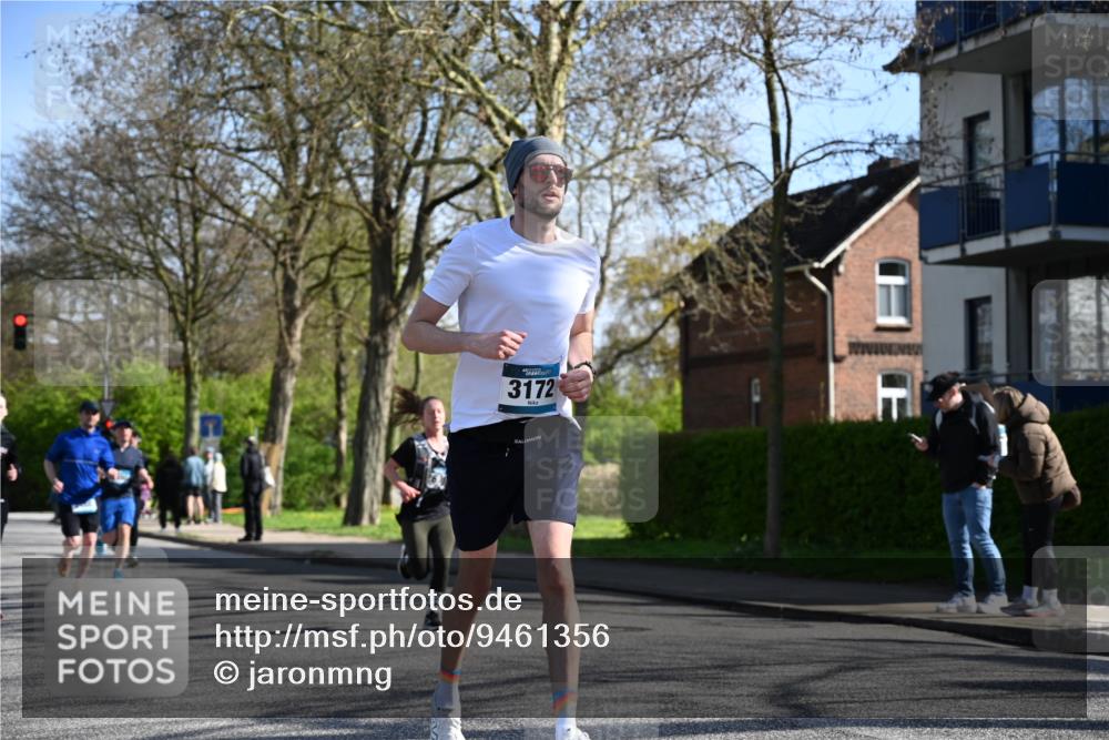 12.04.2026 - 45. Internationalen Wilhelmsburger Insellauf J. Mangold http://msf.ph/oto/9461356 12.04.2026 10:45:53 Ziel 2216, 3430, 5594, 4481, 4682, 5664, 3172, 2691, 3256, 3848, 3849, 5690, 4182, 2460, 2706, 4357, 3952, 4755, 3480, 5050, 5598, 3635, 4762, 5466, 2596, 3008, 4631, 2841 meine-sportfotos.de