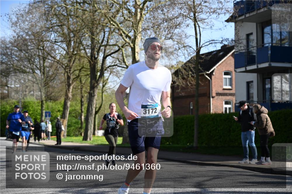 12.04.2026 - 45. Internationalen Wilhelmsburger Insellauf J. Mangold http://msf.ph/oto/9461360 12.04.2026 10:45:53 Ziel 2216, 3430, 5594, 4481, 4682, 5664, 3172, 2691, 3256, 3848, 3849, 5690, 4182, 2460, 2706, 4357, 3952, 4755, 3480, 5050, 5598, 3635, 4762, 5466, 2596, 3008, 4631, 2841 meine-sportfotos.de