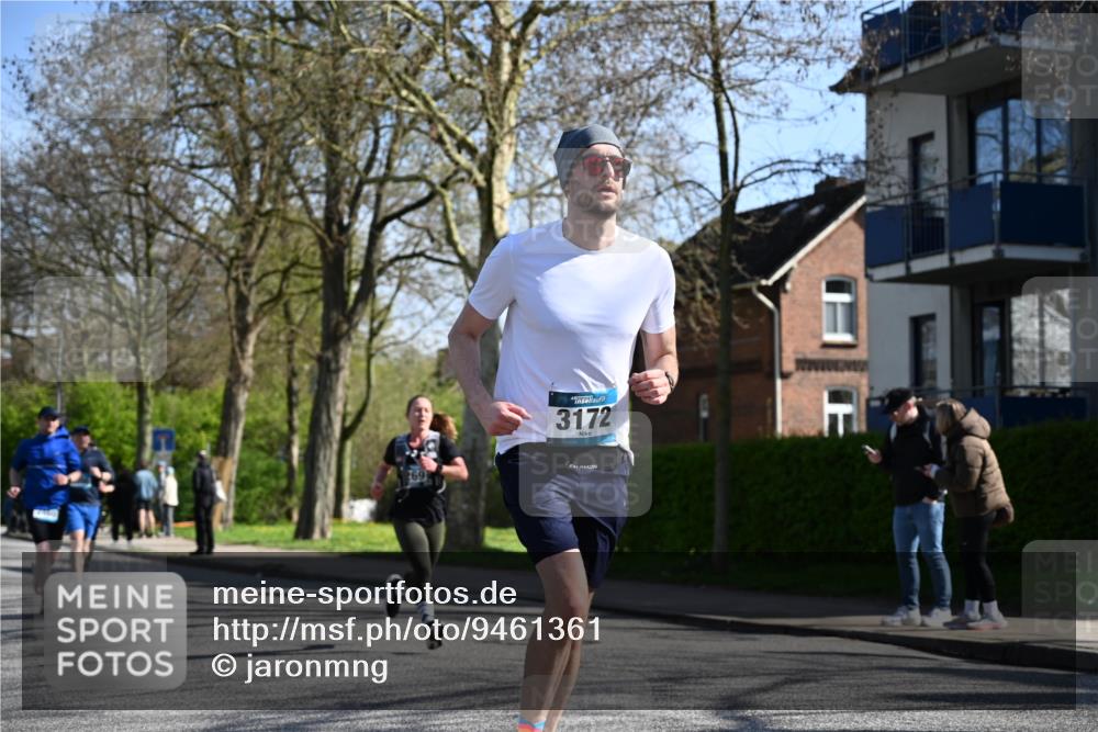 12.04.2026 - 45. Internationalen Wilhelmsburger Insellauf J. Mangold http://msf.ph/oto/9461361 12.04.2026 10:45:53 Ziel 2216, 3430, 5594, 4481, 4682, 5664, 3172, 2691, 3256, 3848, 3849, 5690, 4182, 2460, 2706, 4357, 3952, 4755, 3480, 5050, 5598, 3635, 4762, 5466, 2596, 3008, 4631, 2841 meine-sportfotos.de