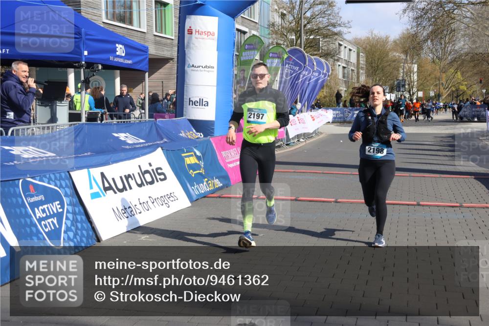 12.04.2026 - 45. Internationalen Wilhelmsburger Insellauf Strokosch-Dieckow http://msf.ph/oto/9461362 12.04.2026 10:51:10 Ziel 2198, 2197 meine-sportfotos.de