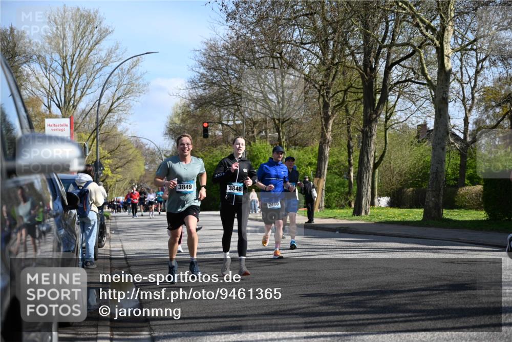 12.04.2026 - 45. Internationalen Wilhelmsburger Insellauf J. Mangold http://msf.ph/oto/9461365 12.04.2026 10:45:54 Ziel 5594, 4481, 4682, 5664, 3172, 2691, 3256, 3848, 3849, 5690, 4182, 2460, 2706, 4357, 3952, 4755, 3480, 5050, 5598, 3635, 4762, 5466, 2596, 3008, 4631, 2841, 5726 meine-sportfotos.de