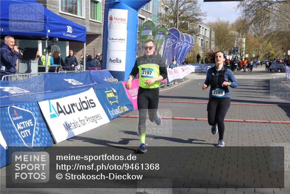 12.04.2026 - 45. Internationalen Wilhelmsburger Insellauf Strokosch-Dieckow http://msf.ph/oto/9461368 12.04.2026 10:51:10 Ziel 2198, 2197 meine-sportfotos.de