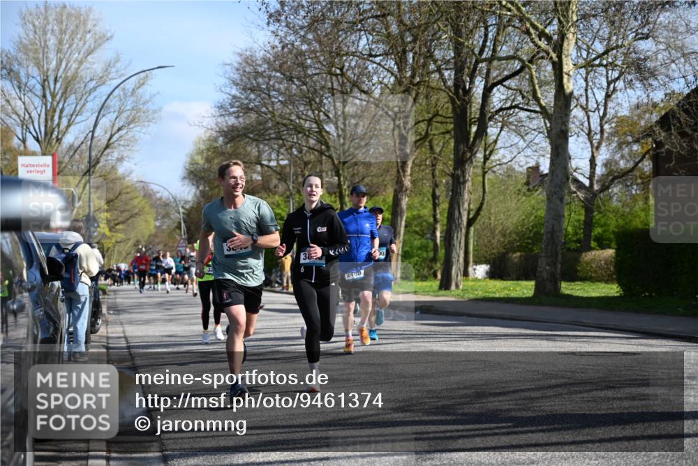 12.04.2026 - 45. Internationalen Wilhelmsburger Insellauf J. Mangold http://msf.ph/oto/9461374 12.04.2026 10:45:55 Ziel 5594, 4481, 4682, 5664, 3172, 2691, 3256, 3848, 3849, 5690, 4182, 2460, 2706, 4357, 3952, 4755, 3480, 5050, 5598, 3635, 4762, 5466, 2596, 3008, 4631, 2841, 5726 meine-sportfotos.de