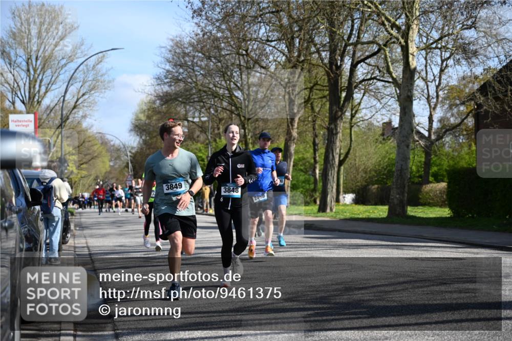 12.04.2026 - 45. Internationalen Wilhelmsburger Insellauf J. Mangold http://msf.ph/oto/9461375 12.04.2026 10:45:55 Ziel 5594, 4481, 4682, 5664, 3172, 2691, 3256, 3848, 3849, 5690, 4182, 2460, 2706, 4357, 3952, 4755, 3480, 5050, 5598, 3635, 4762, 5466, 2596, 3008, 4631, 2841, 5726 meine-sportfotos.de