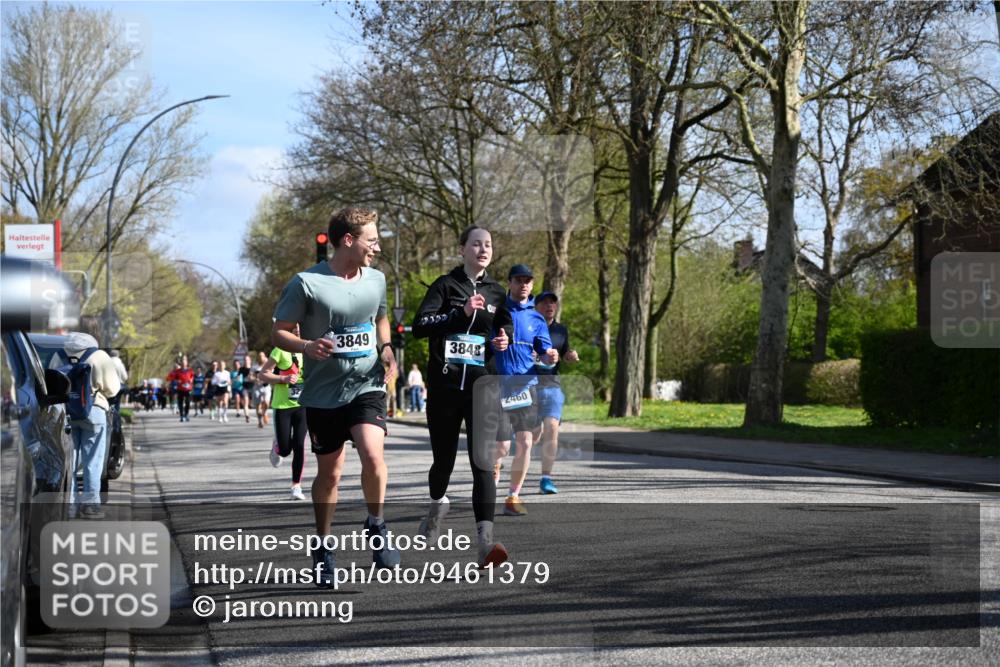 12.04.2026 - 45. Internationalen Wilhelmsburger Insellauf J. Mangold http://msf.ph/oto/9461379 12.04.2026 10:45:55 Ziel 5594, 4481, 4682, 5664, 3172, 2691, 3256, 3848, 3849, 5690, 4182, 2460, 2706, 4357, 3952, 4755, 3480, 5050, 5598, 3635, 4762, 5466, 2596, 3008, 4631, 2841, 5726 meine-sportfotos.de