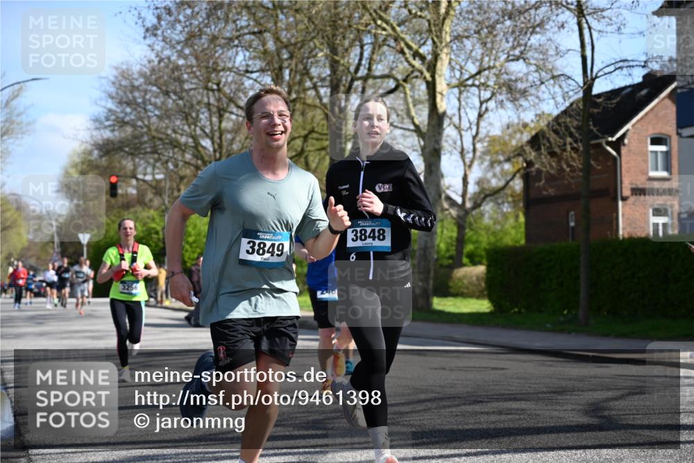 12.04.2026 - 45. Internationalen Wilhelmsburger Insellauf J. Mangold http://msf.ph/oto/9461398 12.04.2026 10:45:56 Ziel 4682, 5664, 3172, 2691, 3256, 3848, 3849, 5690, 4182, 2460, 2706, 4357, 3952, 4755, 3480, 5050, 5598, 3635, 4762, 5466, 2596, 3008, 4631, 2841, 5726, 5562 meine-sportfotos.de