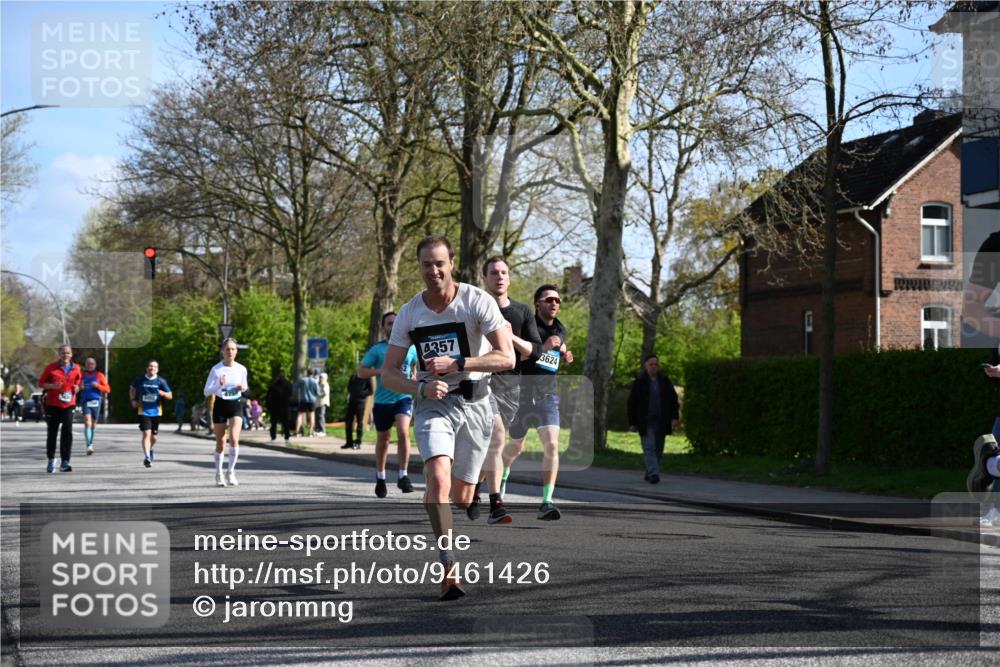 12.04.2026 - 45. Internationalen Wilhelmsburger Insellauf J. Mangold http://msf.ph/oto/9461426 12.04.2026 10:46:05 Ziel 3172, 2691, 3256, 3848, 3849, 5690, 4182, 2460, 2706, 4357, 3952, 4755, 3480, 5050, 5598, 3635, 4762, 5466, 2596, 3008, 4631, 2841, 2841, 5726, 5562, 3484, 4331, 3553, 3713, 3860, 5538, 4706 meine-sportfotos.de